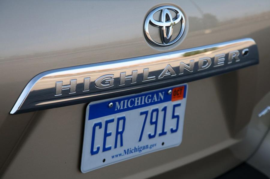  Toyota Highlander 2011 года  (фото 16 из 108)